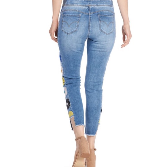 Daisy Embroidered Light Denim Jeans - Picture 2 of 2
